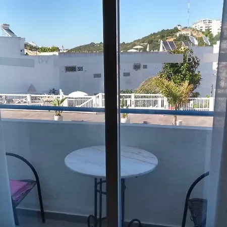 Bay View Apartment *